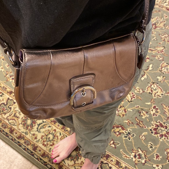 Coach Crossbody Leather Small Bag The Color is Possibly a Bronze or a Gold Color - Picture 17 of 17